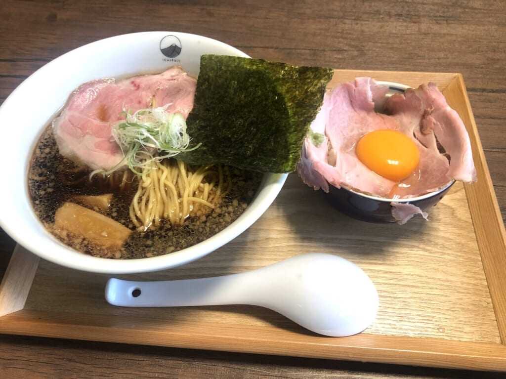 一富士三川内中華そばセット