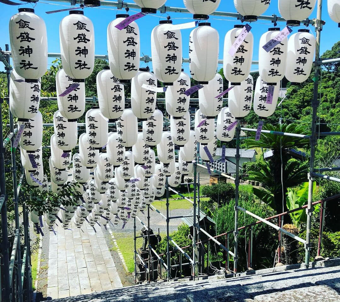 飯盛神社灯籠　昼